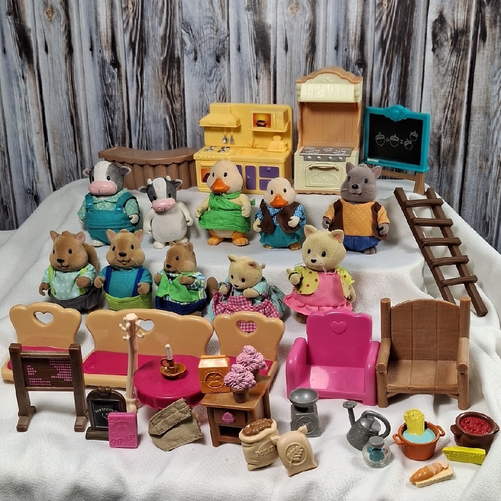 Lil Woodzeez Figures And Accessories Bundle Lot